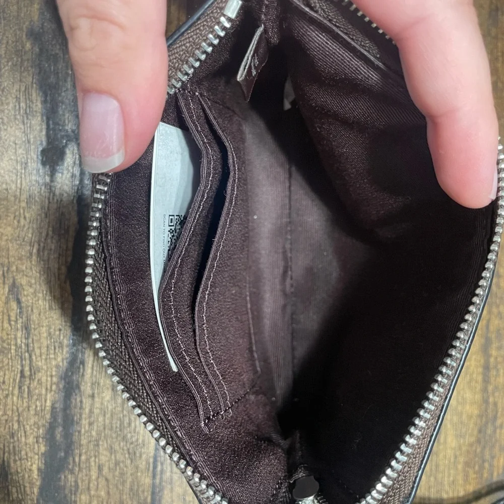 Coach heart wristlet - Picture 4 of 8